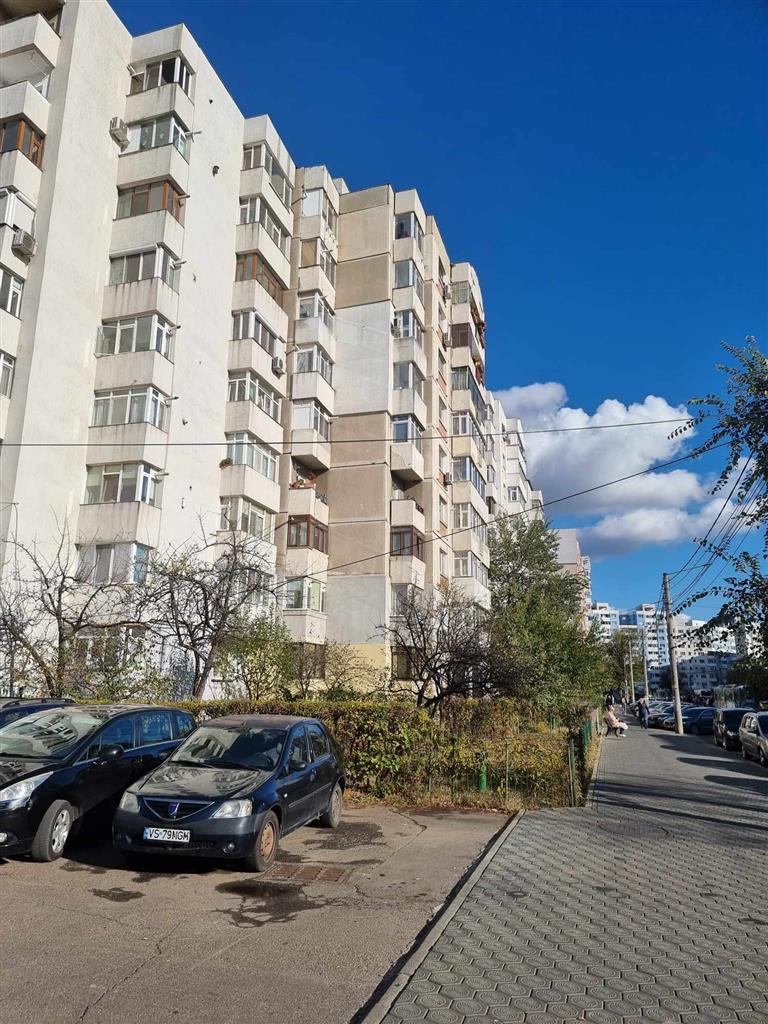 ,Apartament 2 camere decomandat, zona Alexandru Zimbru , la bulevard