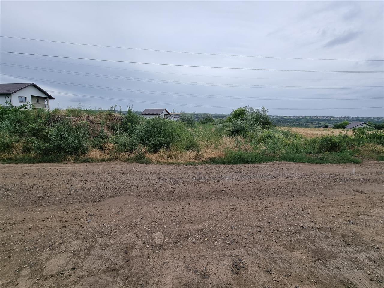 TEREN 2000 MP INTRAVILAN VALEA LUPULUI