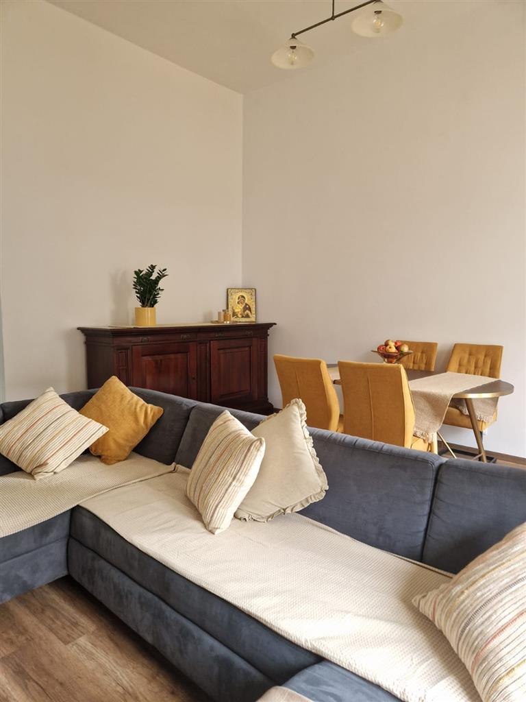 Ultracentral, apartament 3 camere in vila P+E
