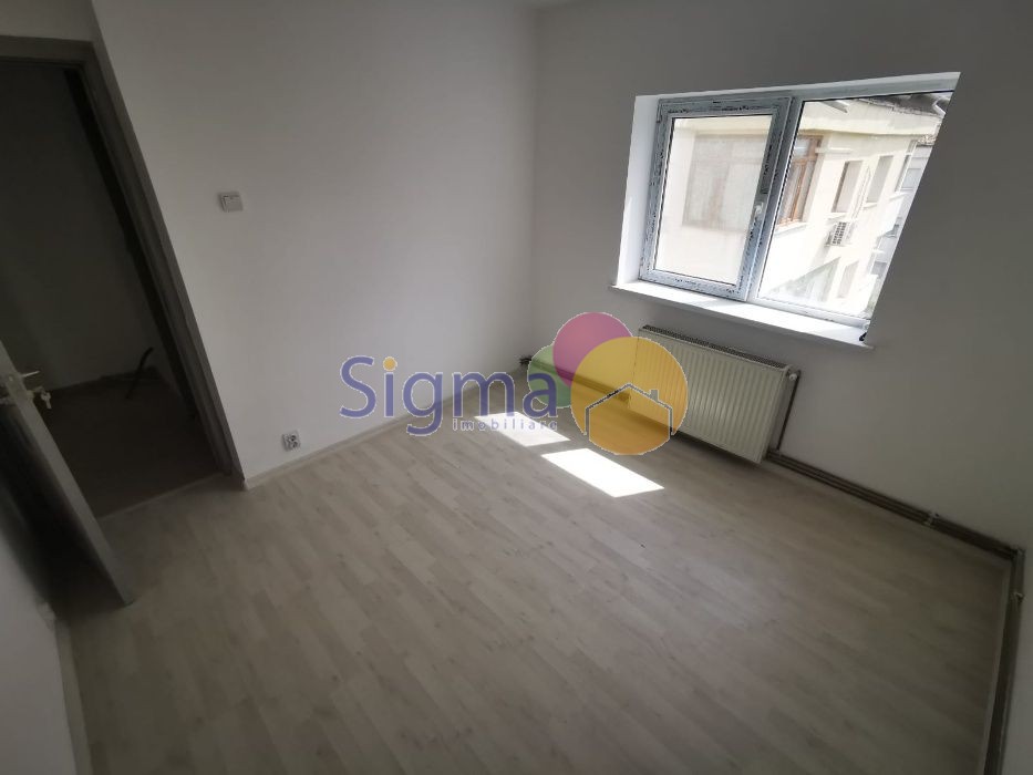 Apartament cu 3 camere de vanzare Pacurari 60mp utili