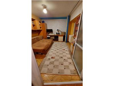 Dacia, apartament 2 camere decomandat, la bulevard