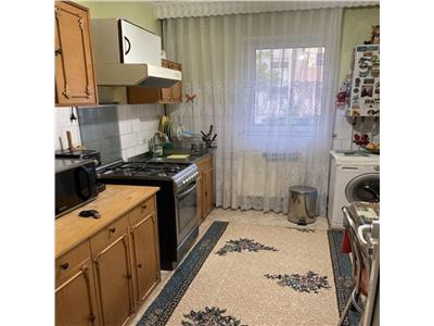 Nicolina, apartament 3 camere, etaj intermediar